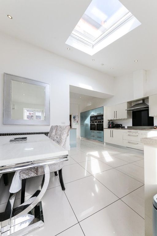 Property photo 2 of 15 Kitchen