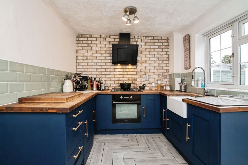 Property photo 2 of 17