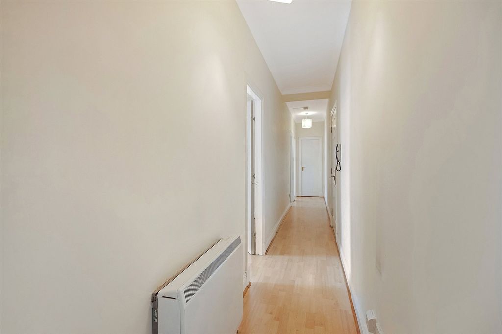 Property photo 2 of 17 Hallway