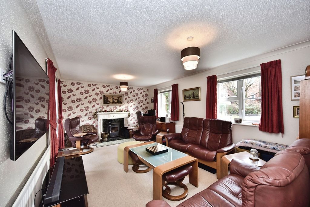 Property photo 2 of 24 Pbox-Img.Jpg