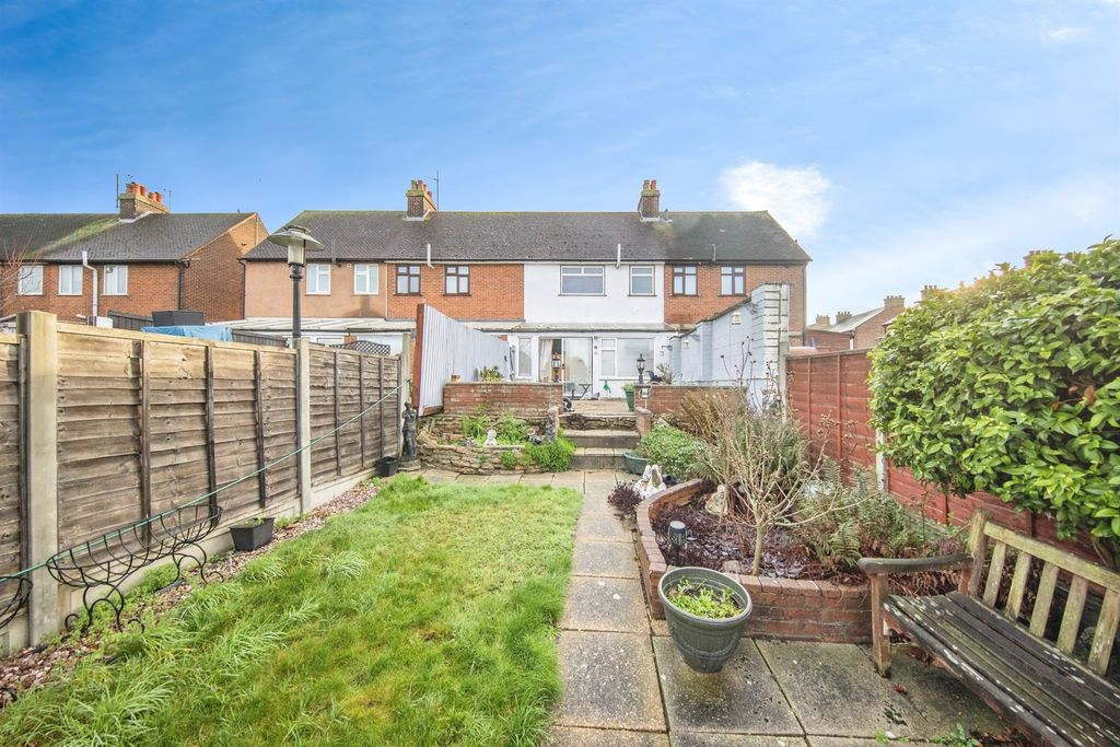 Property photo 2 of 20