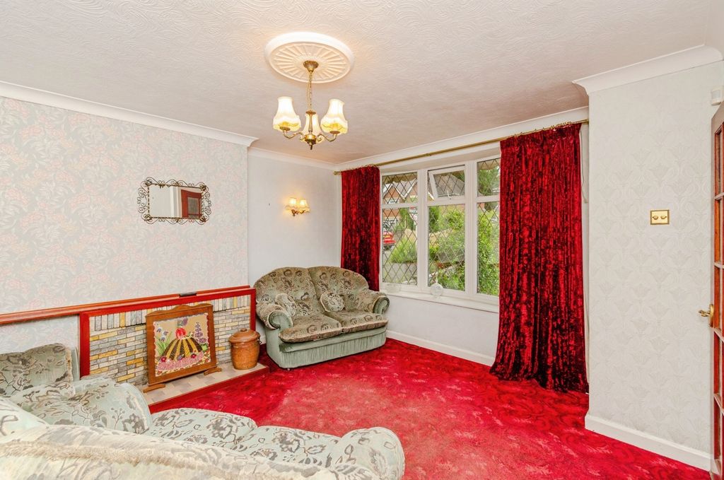 Property photo 2 of 17 Photo