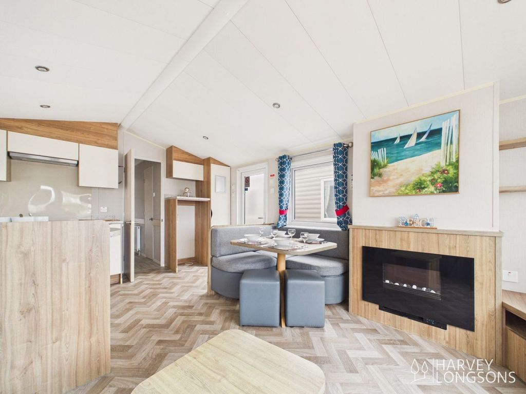 Property photo 2 of 11 Willerby Rio Gold Dining Area Lossiemouth Holiday Park
