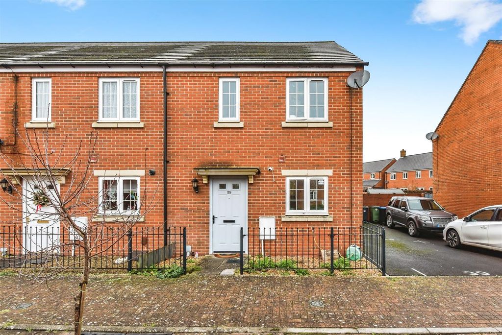 Property photo 1 of 15