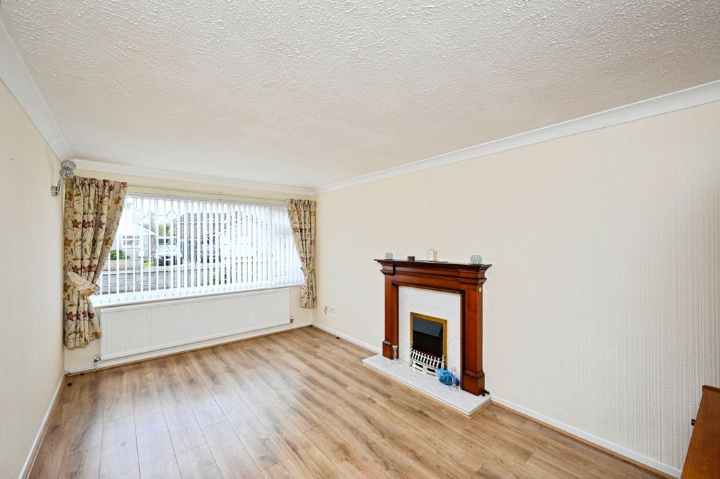 Property photo 3 of 12 Pbox-Img.Jpg