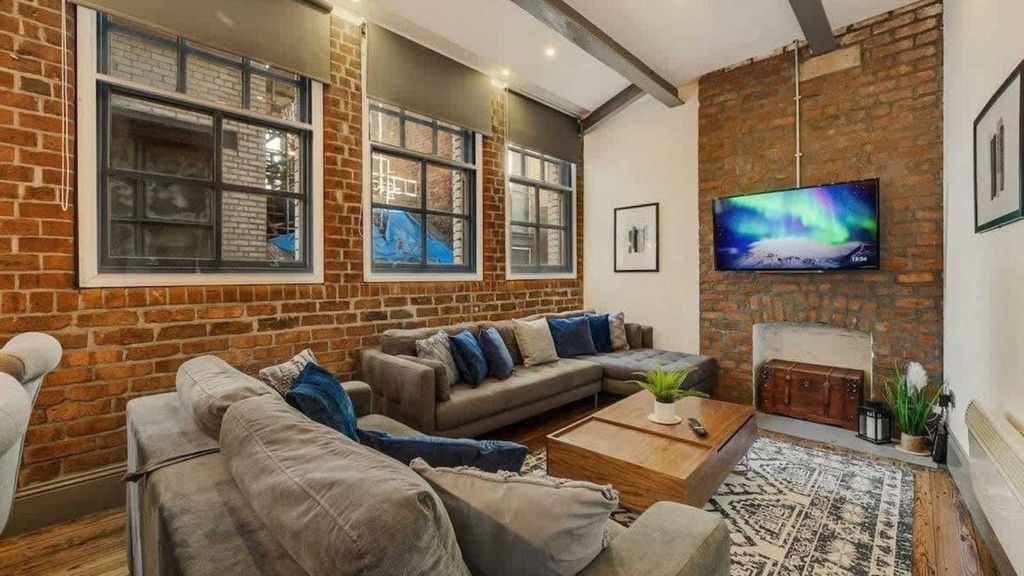 Property photo 1 of 26 Living Room