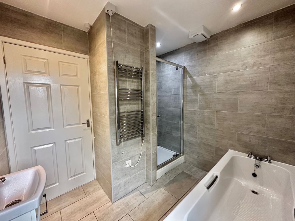 Property photo 3 of 6 Bathroom