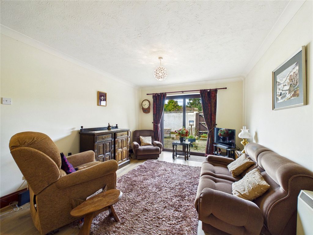 Property photo 3 of 10 Picture No. 06