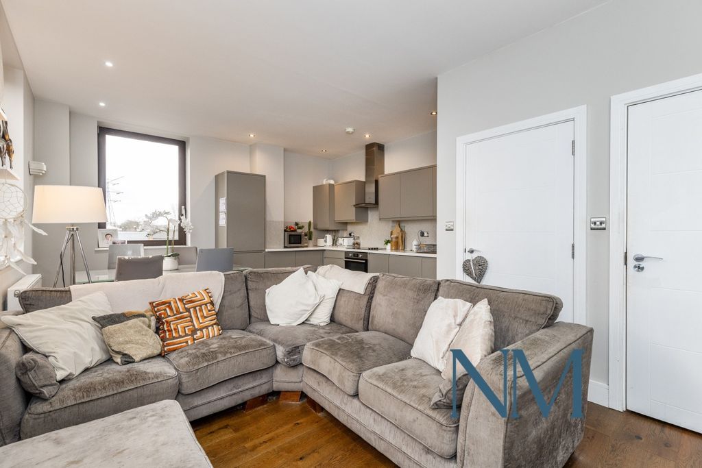 Property photo 2 of 10 Gallery