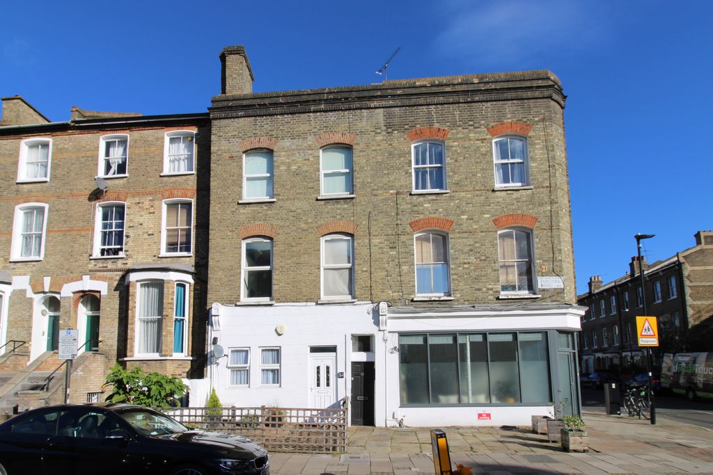 Property photo 1 of 9 Fonthill Road