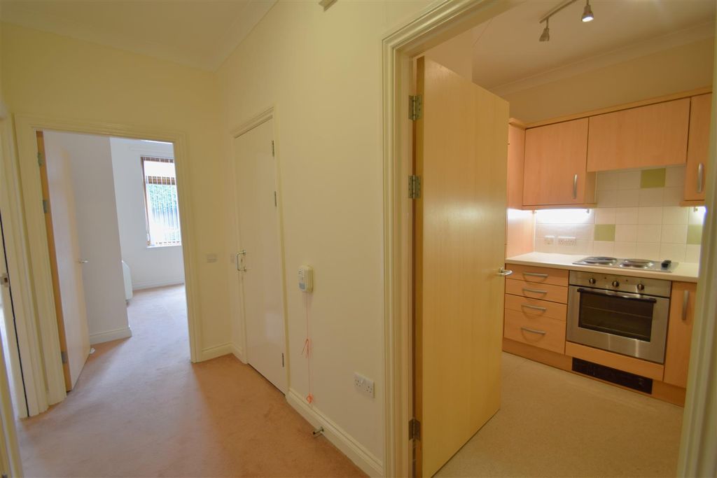 Property photo 3 of 12