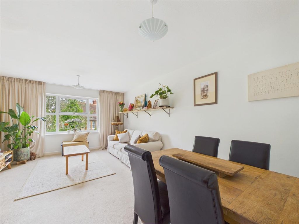 Property photo 2 of 18 Dining.Jpg