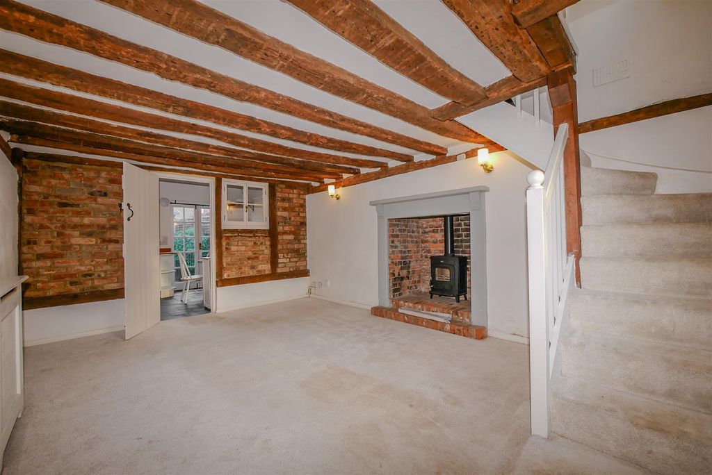 Property photo 2 of 14 Lounge