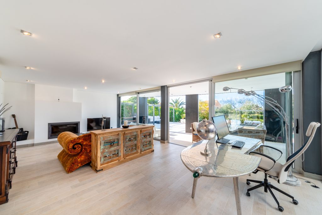 Property photo 3 of 32 65893 Web-22.Jpg