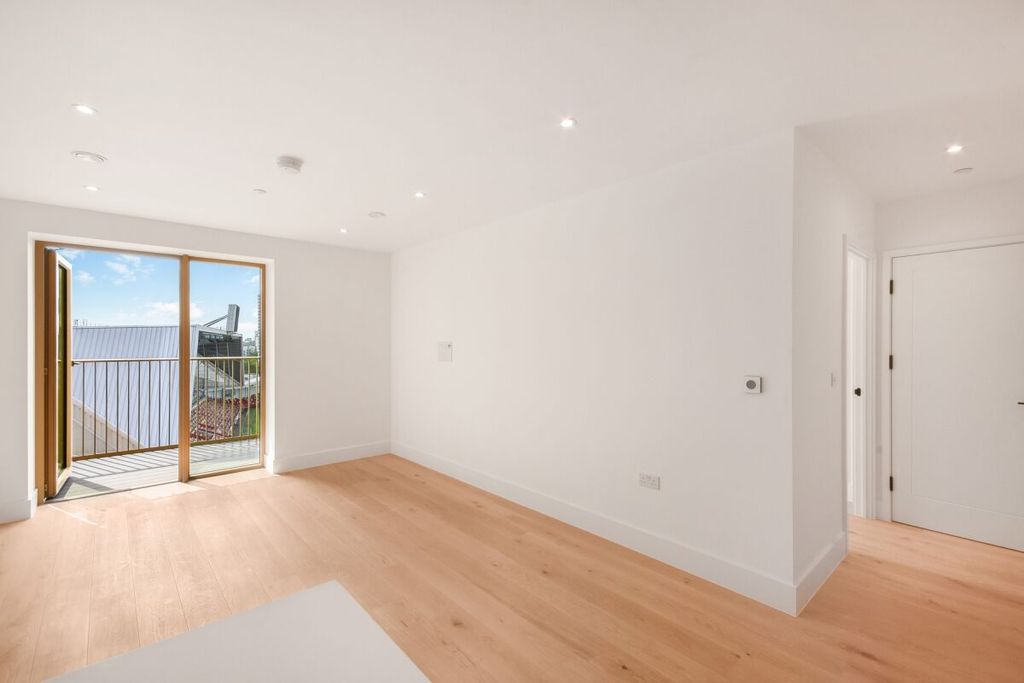 Property photo 1 of 21 Hive House