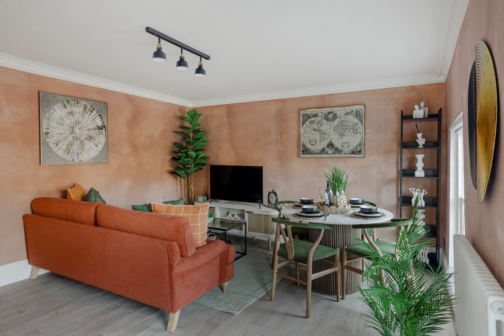 Property photo 3 of 13