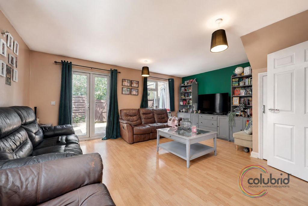 Property photo 2 of 17