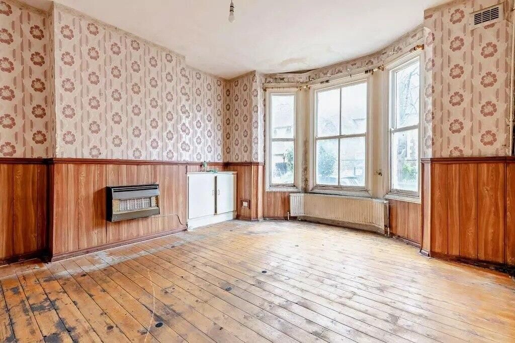 Property photo 2 of 23