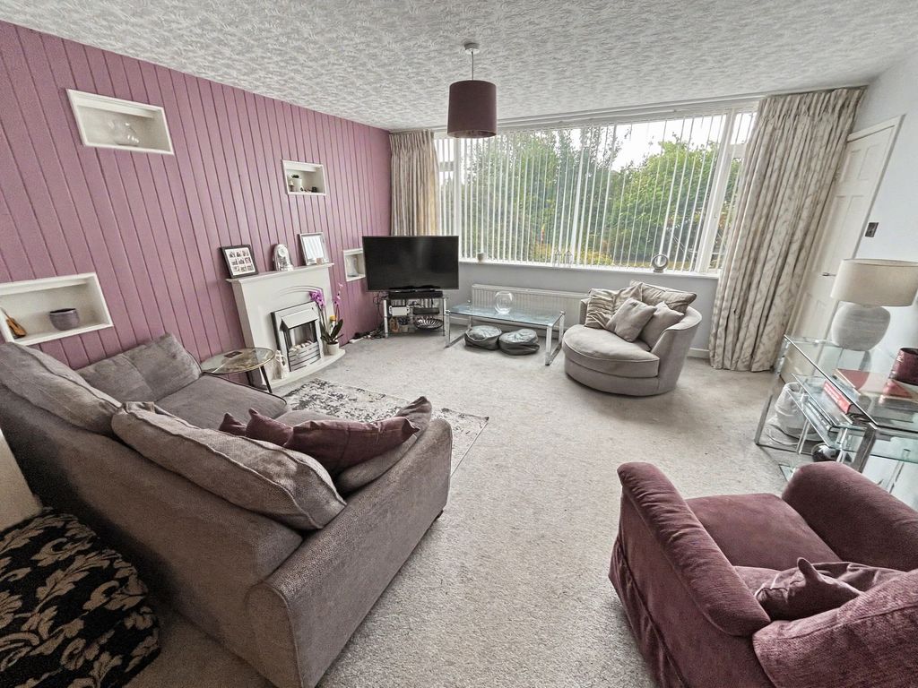 Property photo 3 of 28