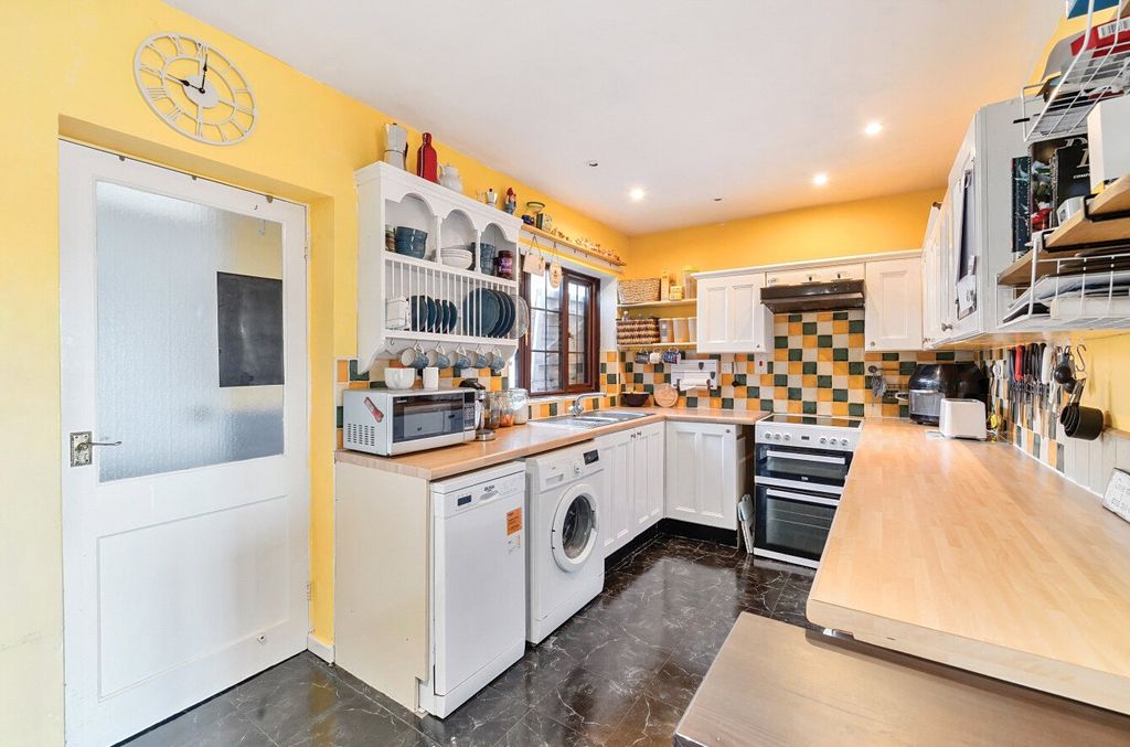 Property photo 3 of 15 Picture No. 12