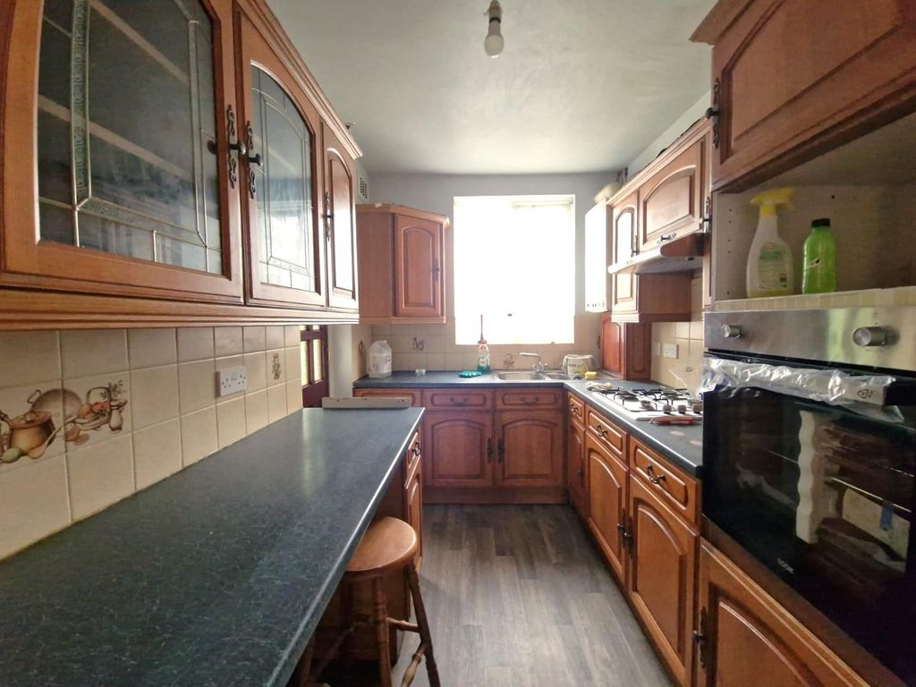 Property photo 3 of 8 Gallery