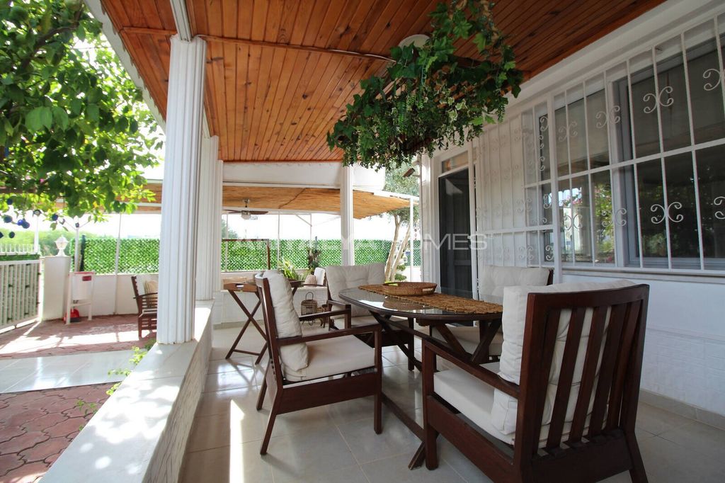 Property photo 1 of 40