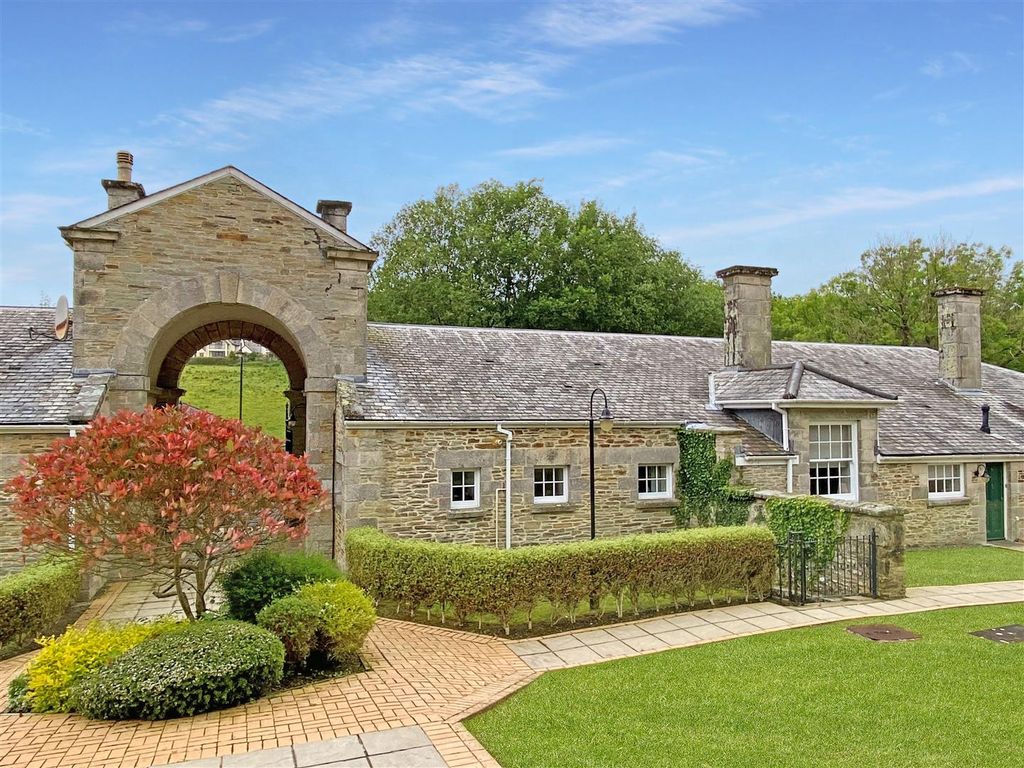 Property photo 1 of 8 4 Retreat Court