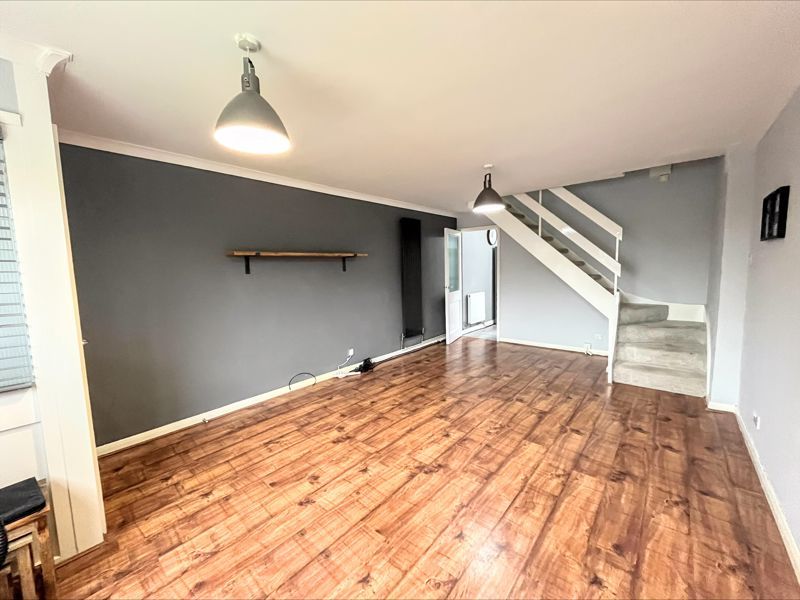 Property photo 2 of 7 Photo 3