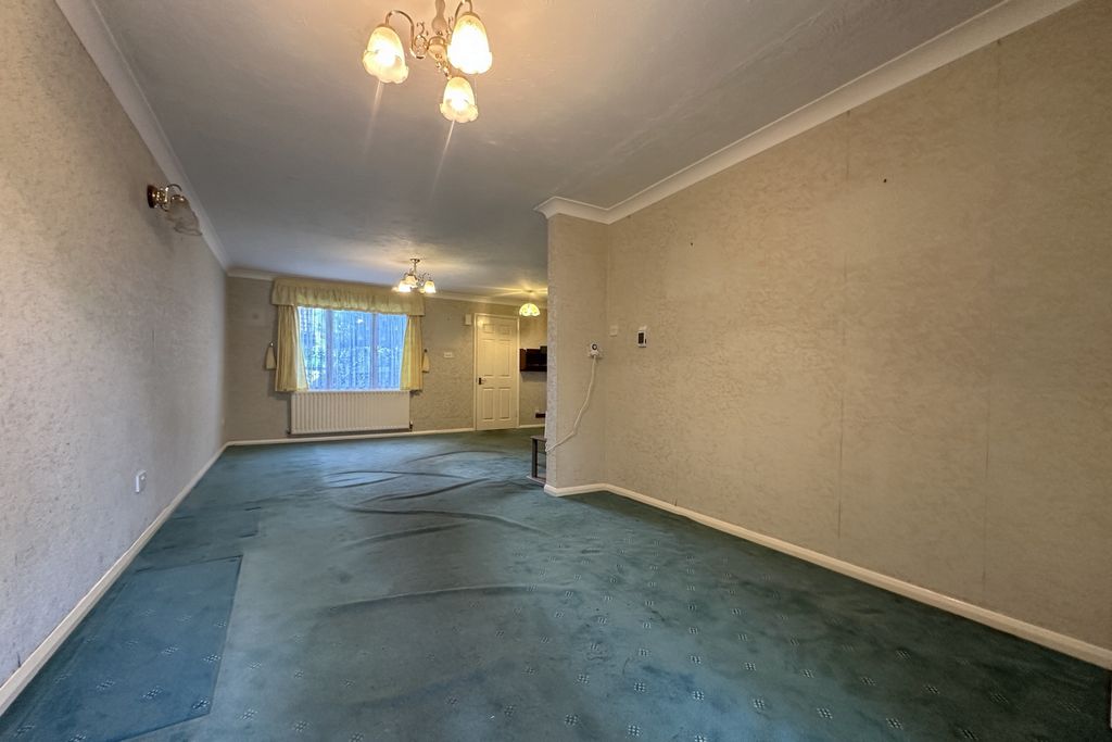 Property photo 3 of 16 Photo 8