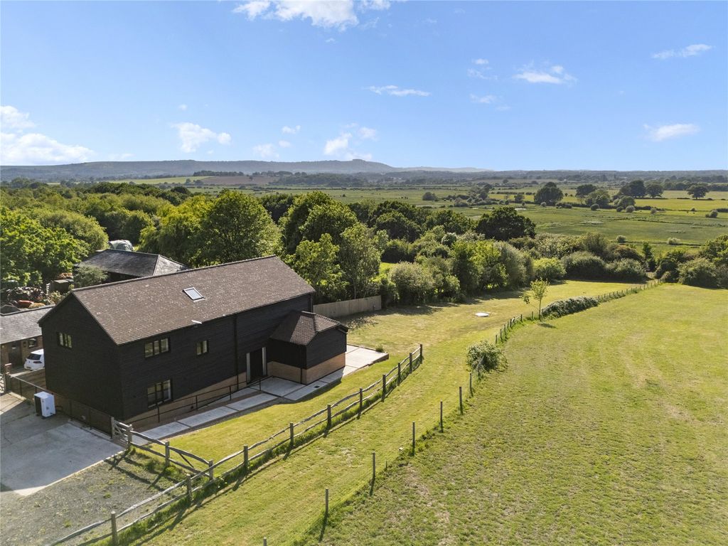 Property photo 1 of 28 Picture No. 02