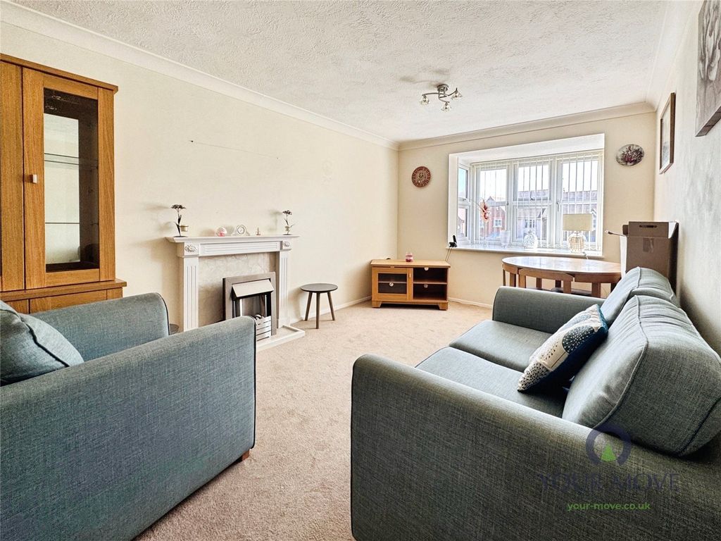 Property photo 2 of 8 Lounge