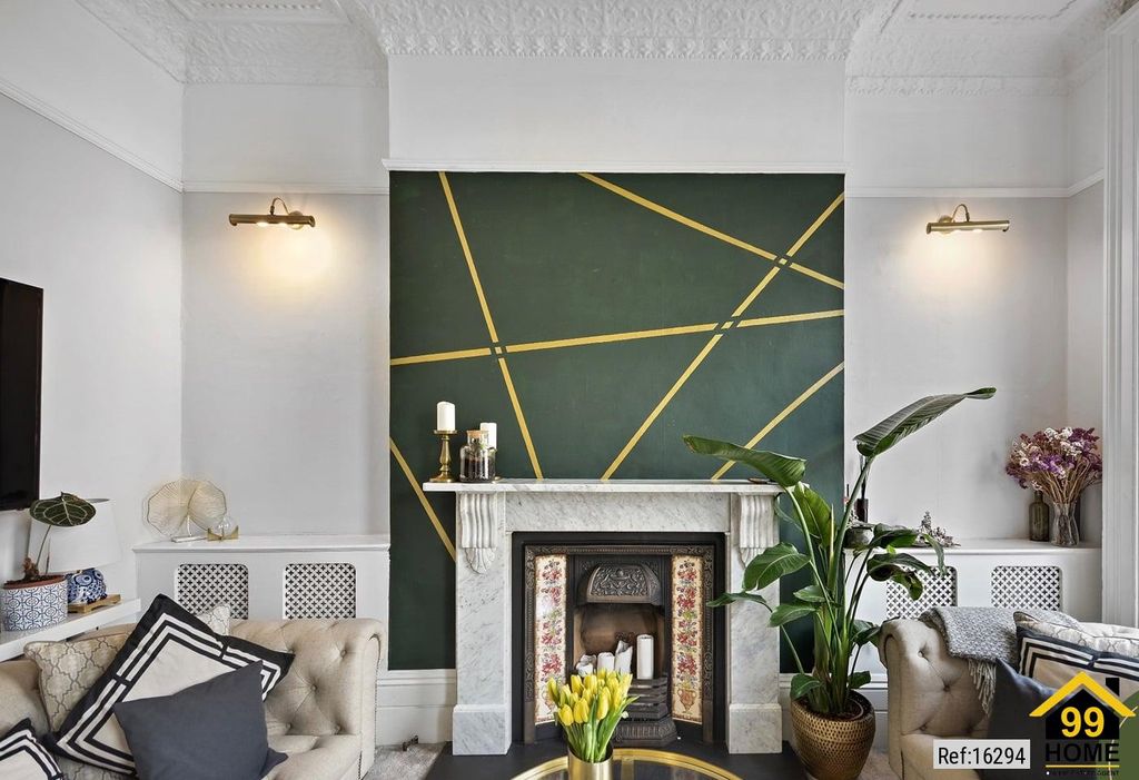 Property photo 2 of 8 Photo 1