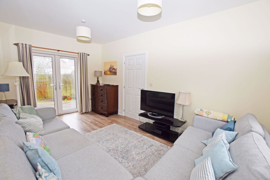 Property photo 2 of 12 Photo 7