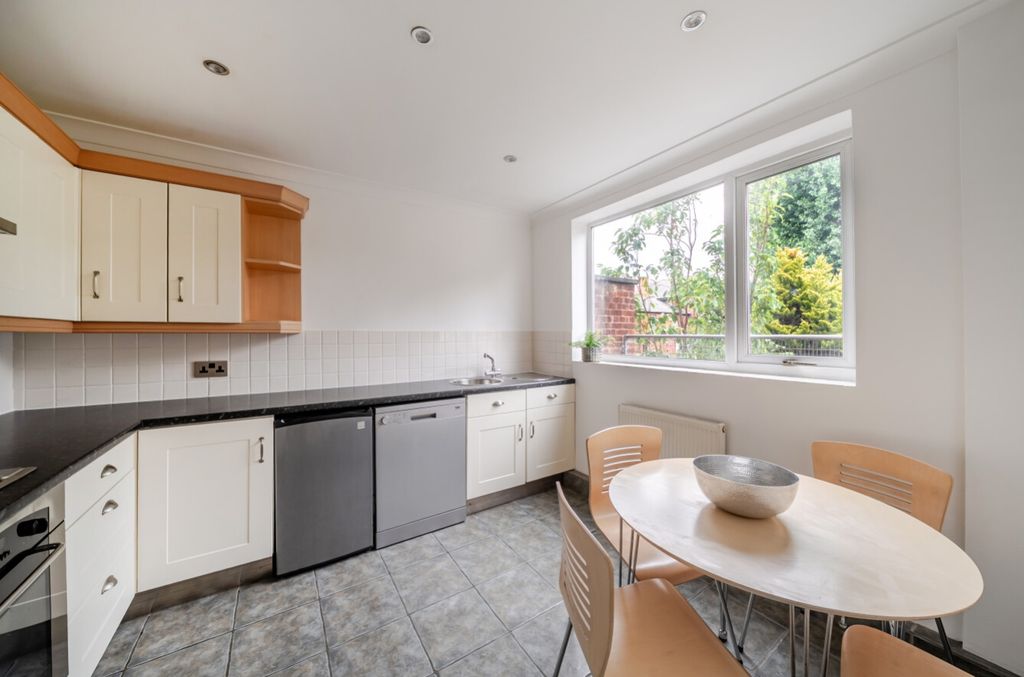 Property photo 2 of 22 25-6A6B3d66Df90A-1500476-19Fb2E1F23295-25-25