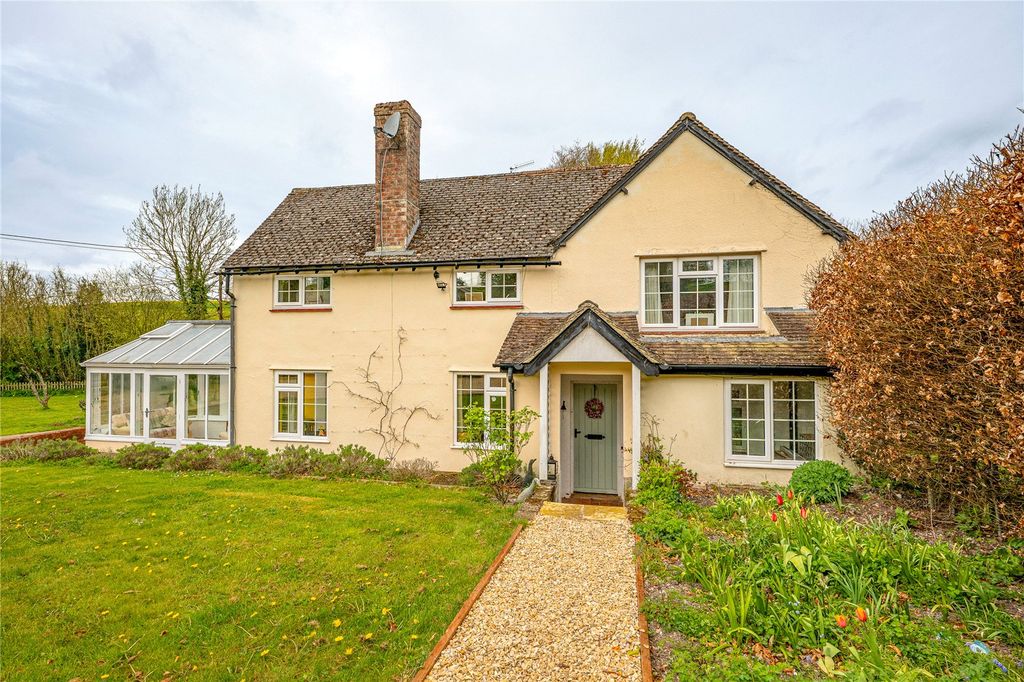 Property photo 2 of 22 House Front