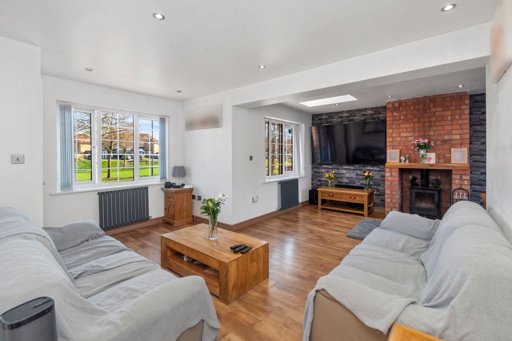 Property photo 2 of 44