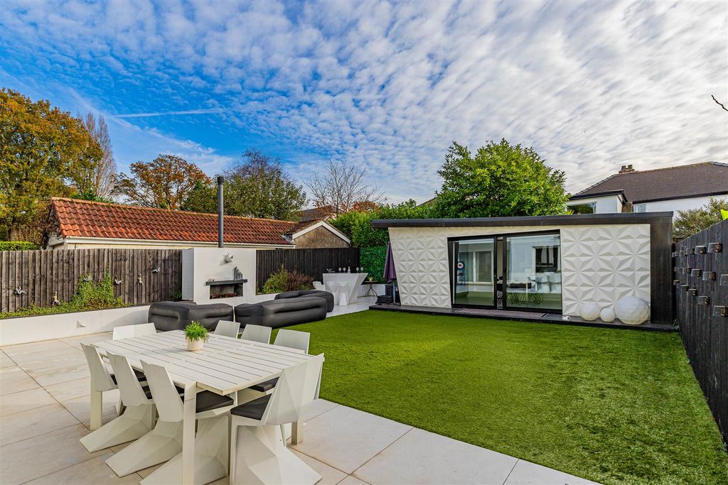 Property photo 2 of 39 Rhydypenau Road 98A-15.Jpg