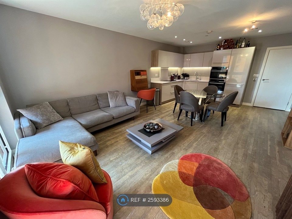 Property photo 1 of 18 Living Room