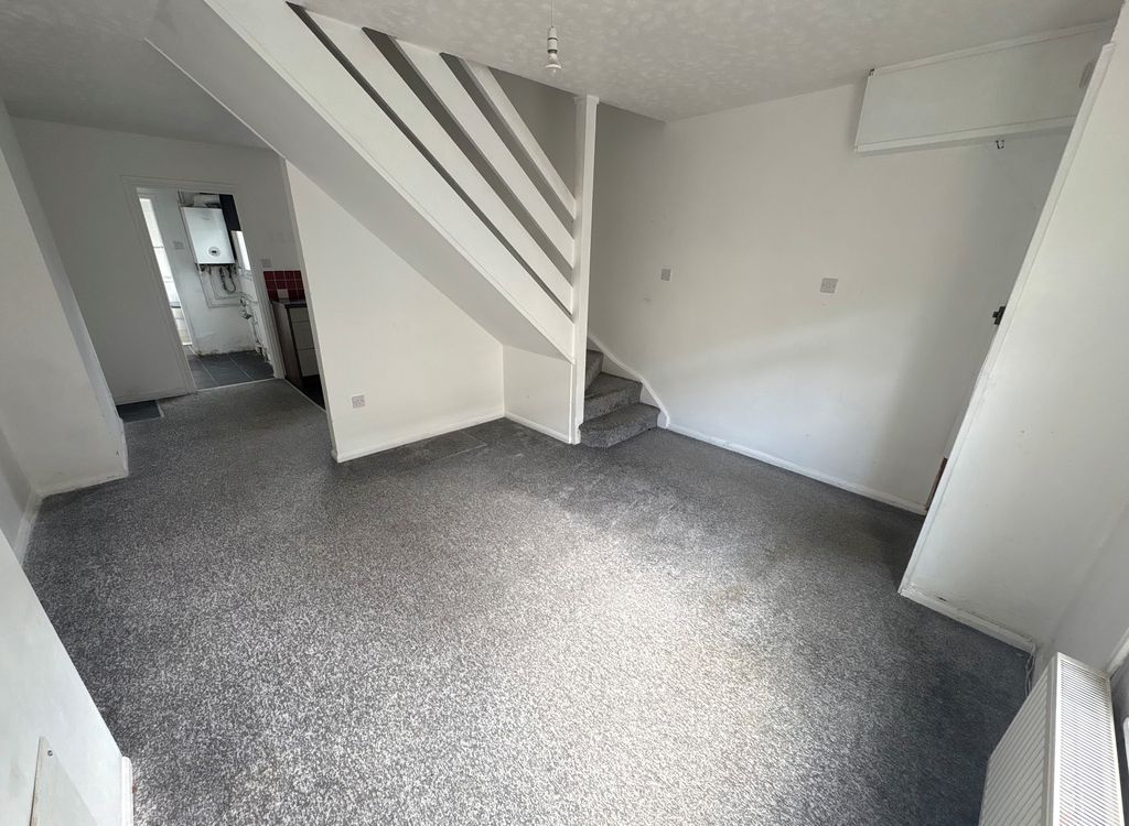 Property photo 2 of 7 Lounge 1