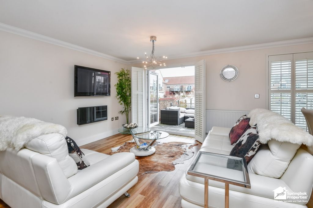 Property photo 2 of 18 Image 1