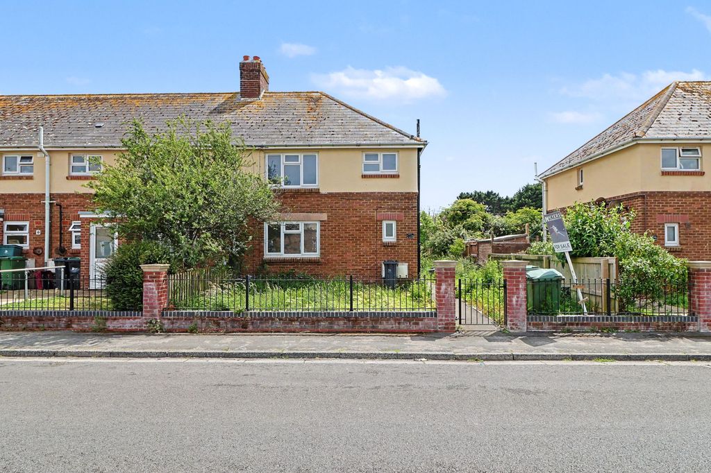 Property photo 1 of 16 39 & 39A Hereford Road, Weymouth DT4 0Qb
