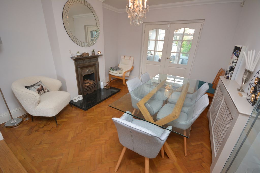 Property photo 3 of 16 Dining Room