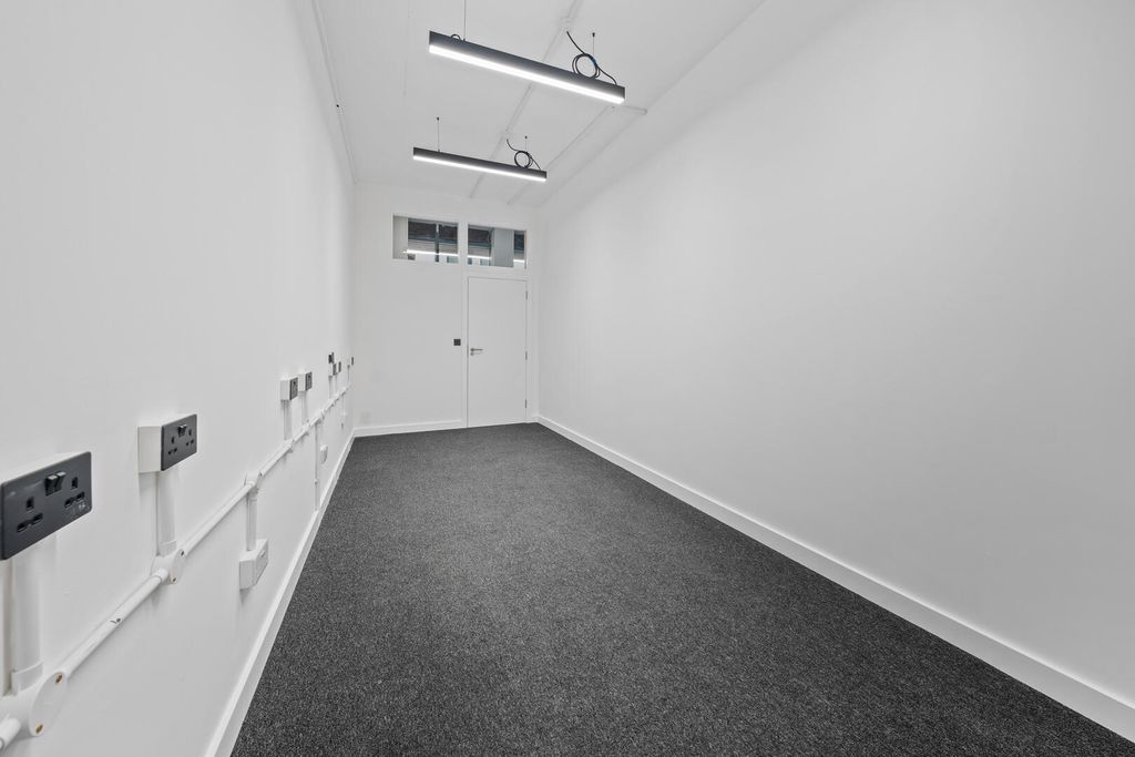 Property photo 2 of 4 Study