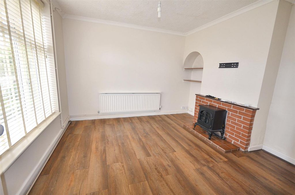 Property photo 2 of 11 Lounge