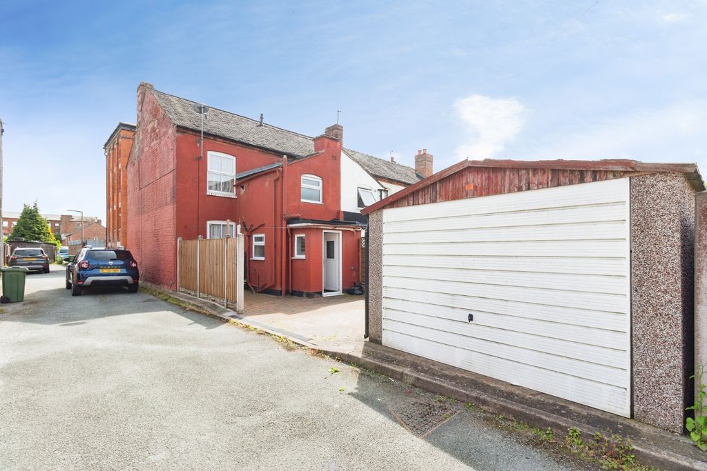 Property photo 2 of 15