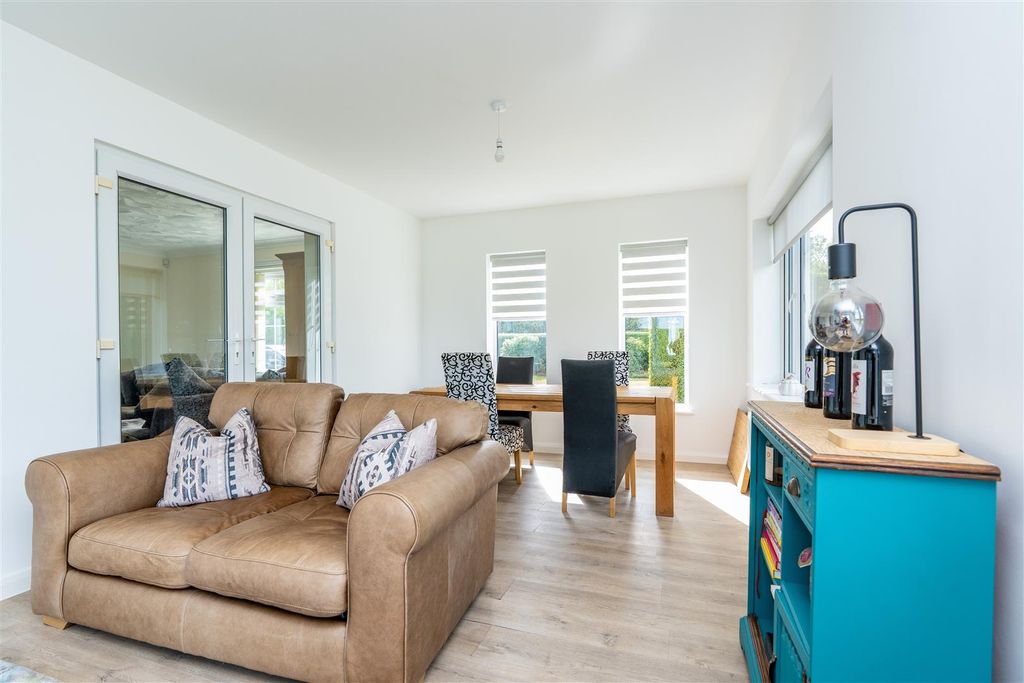 Property photo 3 of 39 Dsc05344.Jpg