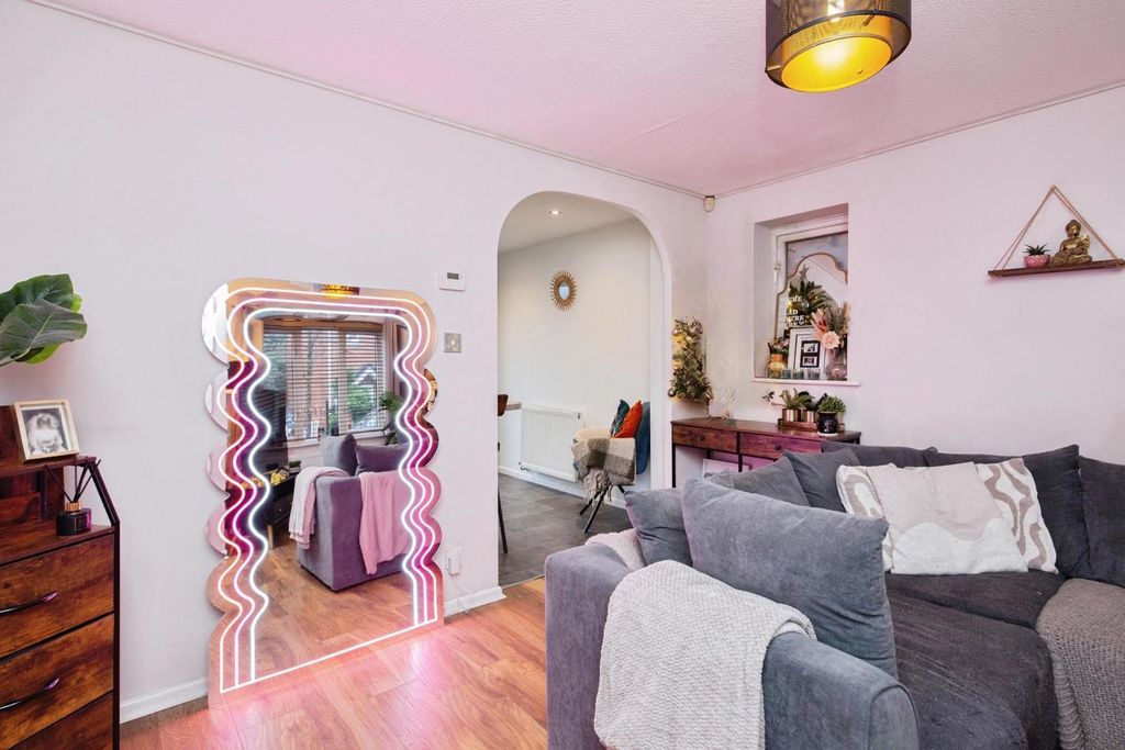 Property photo 2 of 12 Pbox-Img.Jpg