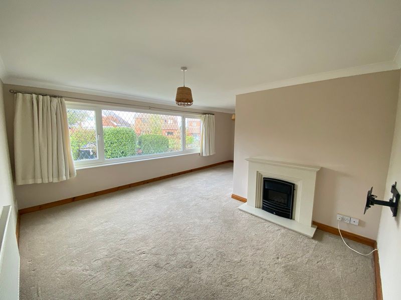 Property photo 2 of 15 Lounge