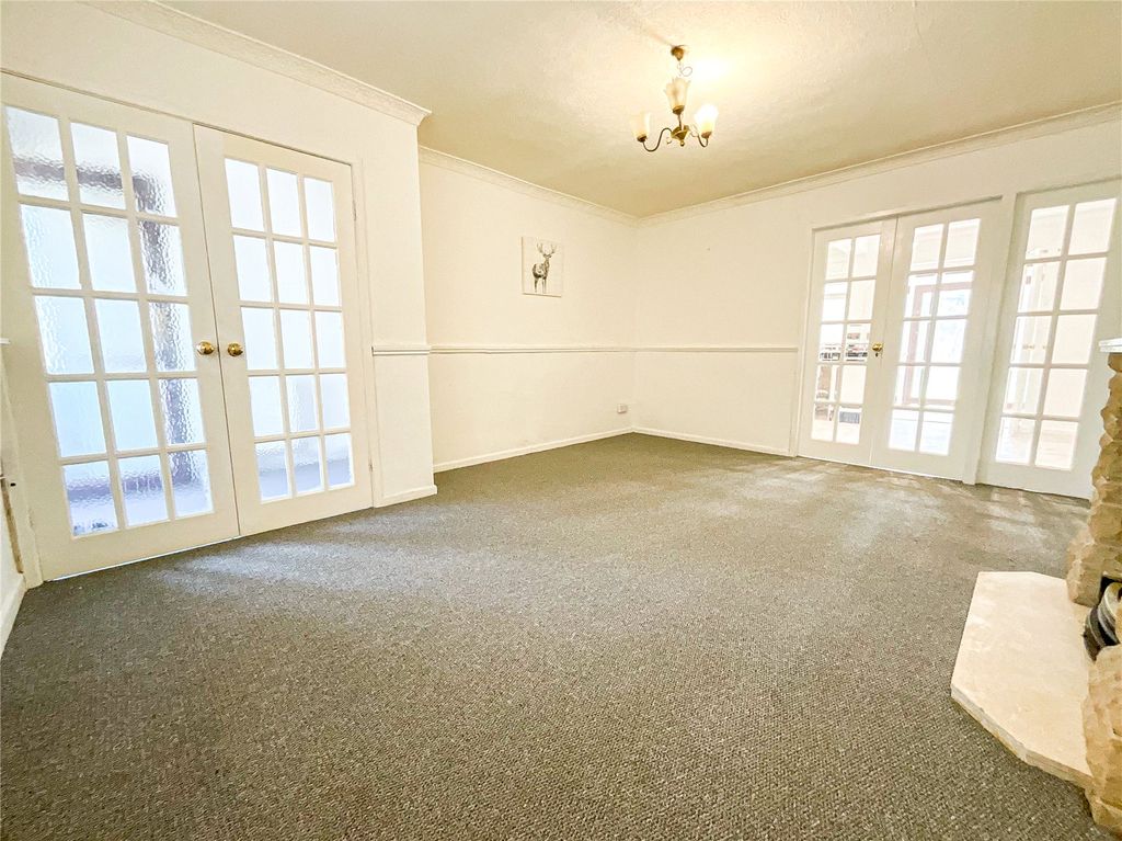 Property photo 3 of 18 Picture No. 02