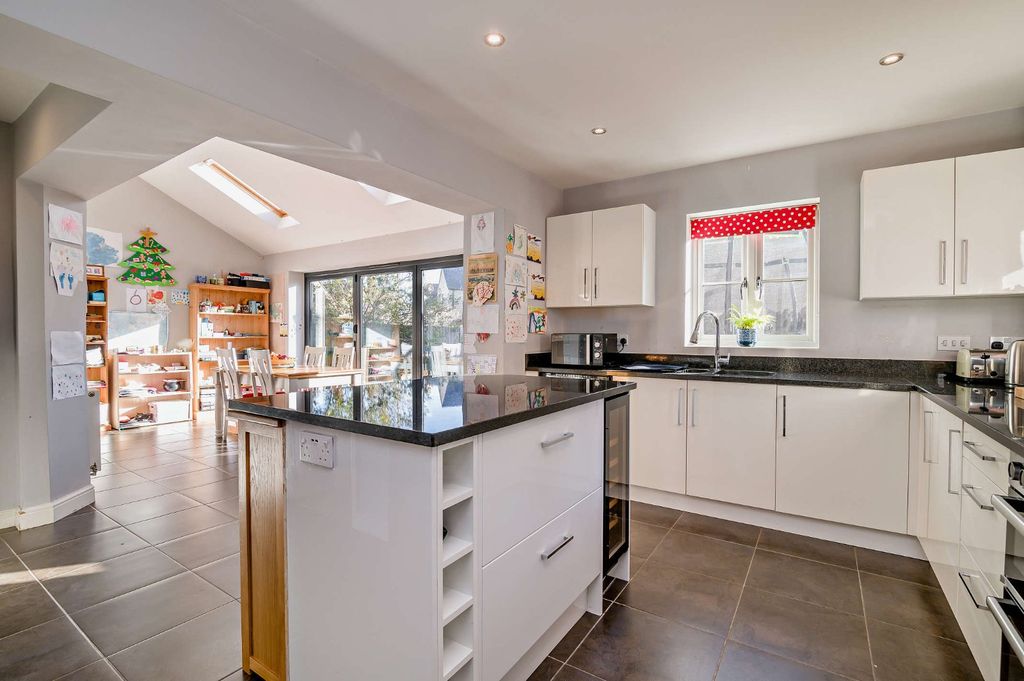 Property photo 2 of 17 Picture No. 08